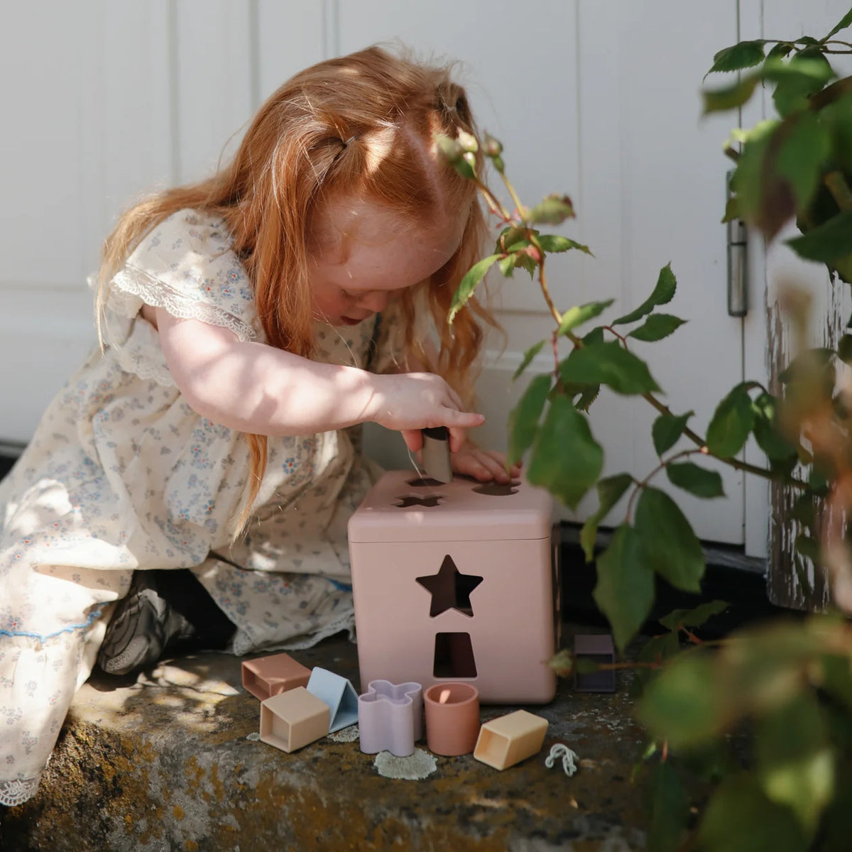 Mushie Shape Sorting Box | Original