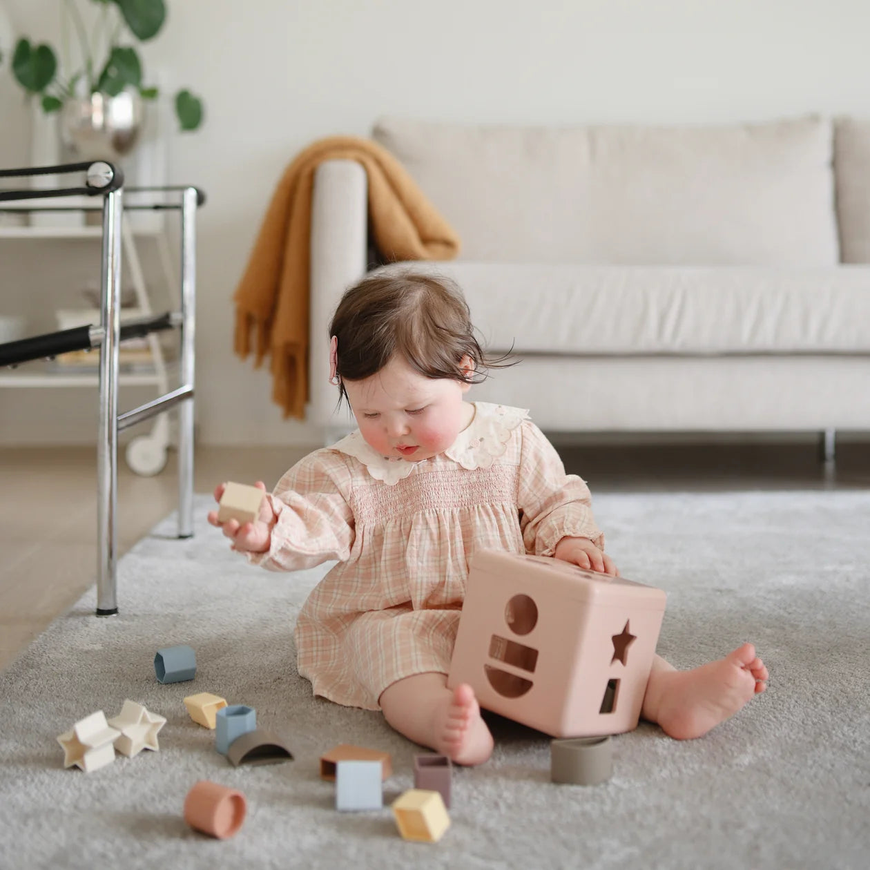 Mushie Shape Sorting Box | Petal