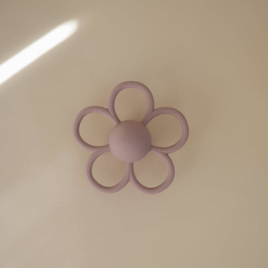 Mushie Daisy Rattle Teether | Soft Lilac