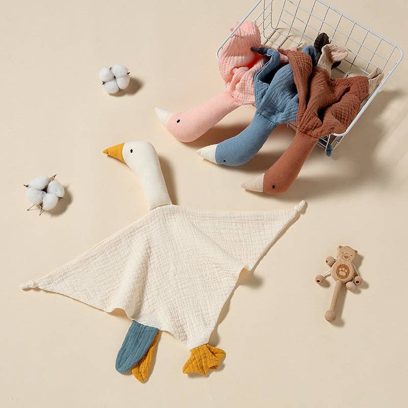 Goose Lovey Comforter - Parchment