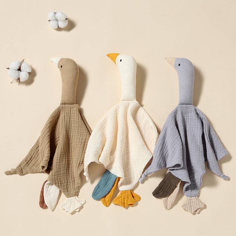 Goose Lovey Comforter - Parchment
