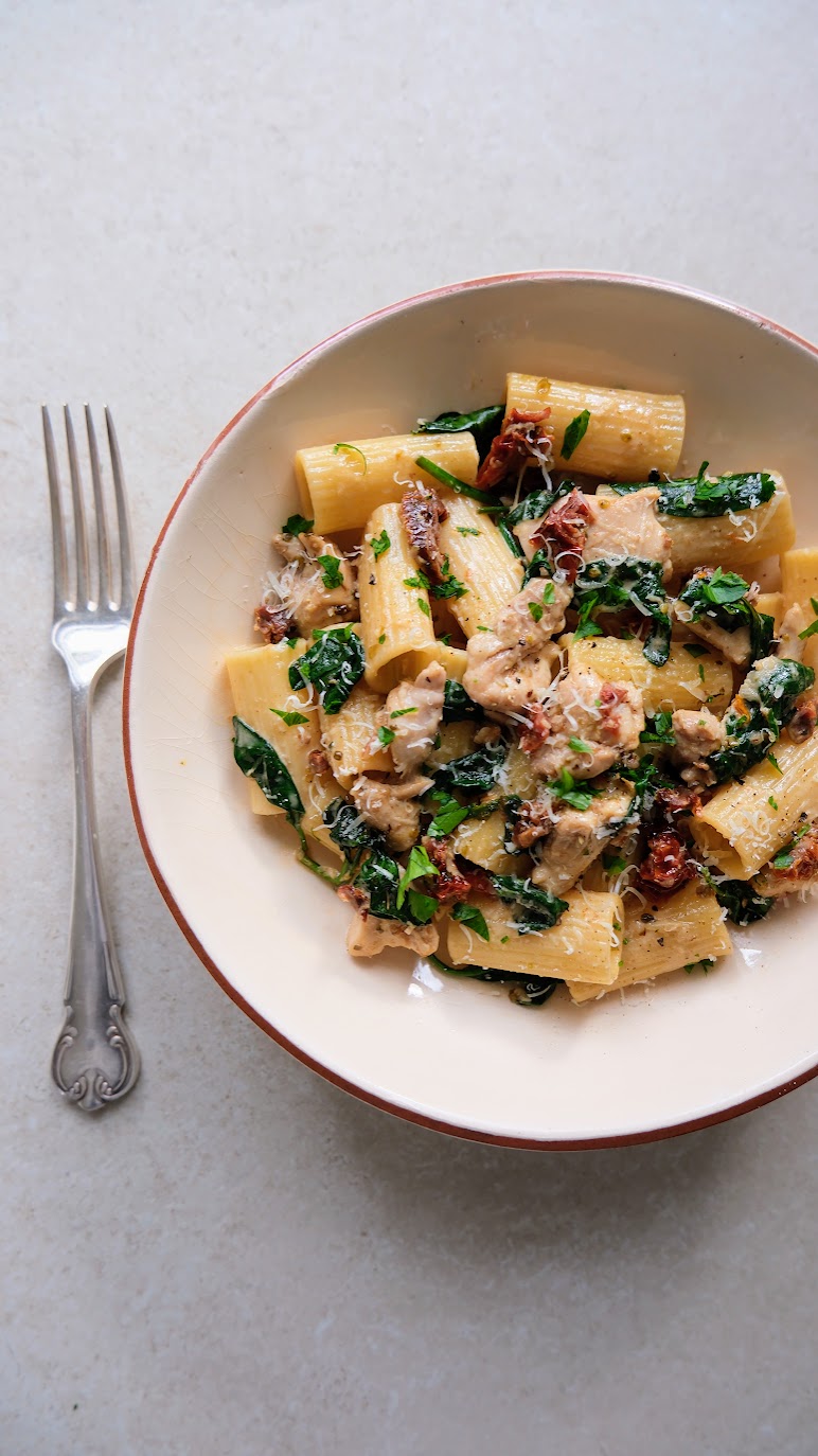 Family Cooking: A family Cookbook by Di McHardy