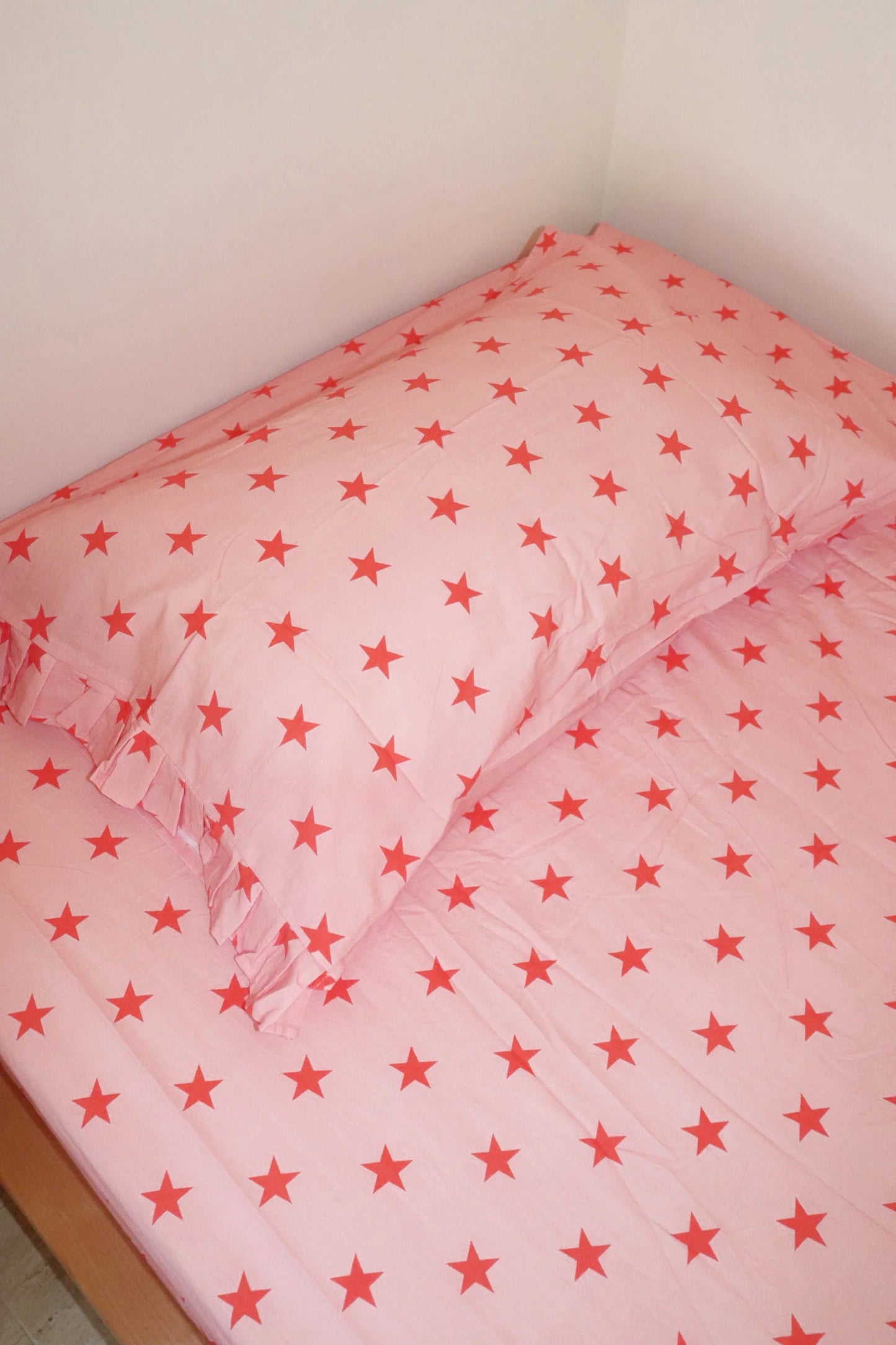 PRE ORDER - Strawberry Star Fitted Sheet | Cot Size